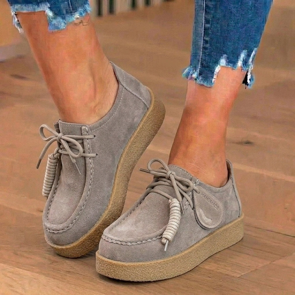 Chaussures Orthopédiques d'Inspiration Vintage