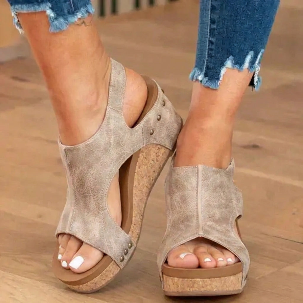 Chaussures Orthopédiques d'Inspiration Vintage